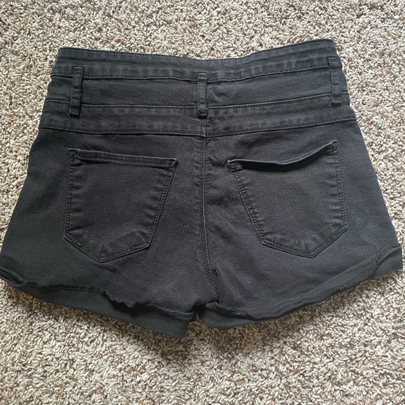 Refuge Charlotte Russe Black Jean High Waisted Shorts Size 6 - Picture 2 of 6
